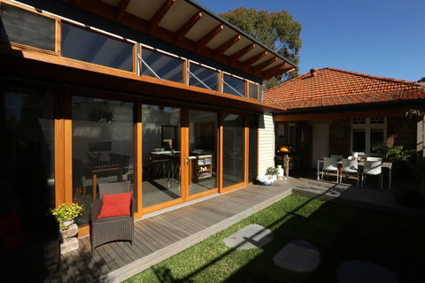 Jacaranda Garden Retreat - VIC Tourism 1