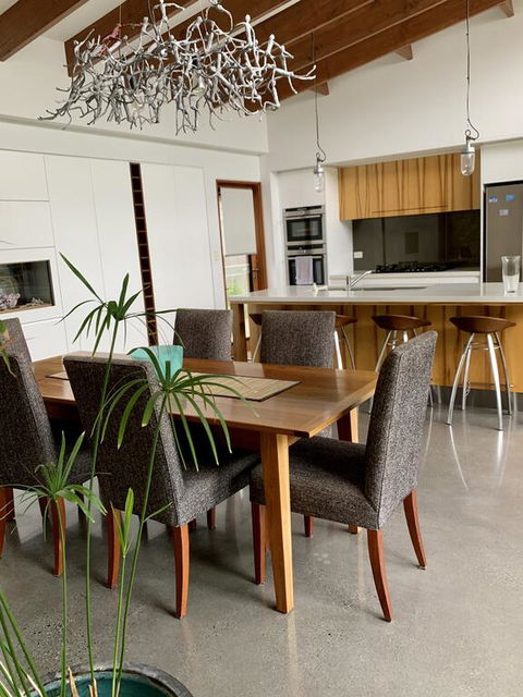 Jacaranda Garden Retreat - VIC Tourism 3