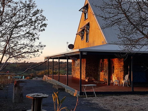 Jinji's Edge Escape - VIC Tourism 0