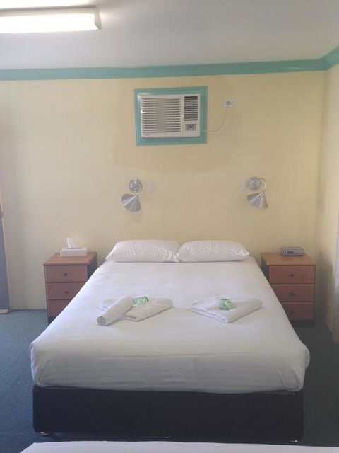 John Oxley Motel - VIC Tourism 1