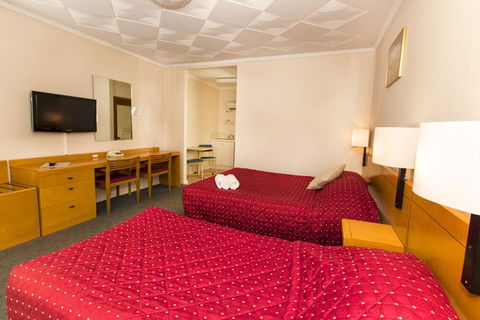 Kalgoorlie Overland Motel - VIC Tourism 3