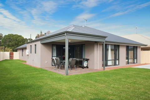 Kangaroo Retreat - VIC Tourism 1