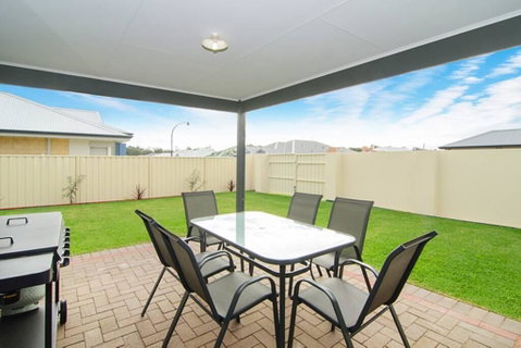 Kangaroo Retreat - VIC Tourism 0