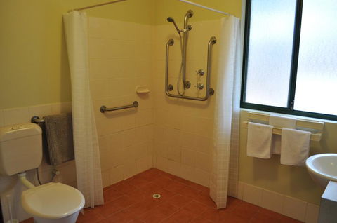 Karri Valley Chalets - VIC Tourism 3