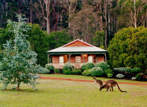 Karri Valley Chalets - VIC Tourism 0