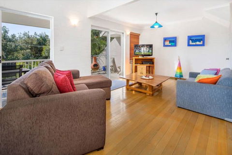 Kendall Beach Apartments 5 - Belongil Beach - VIC Tourism 0