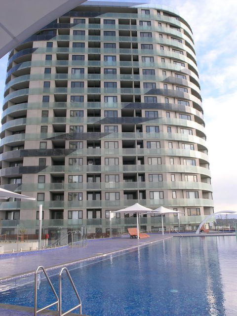 Kesh At Infinity Towers - VIC Tourism 0
