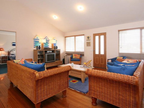 Killarney Cottage - VIC Tourism 1