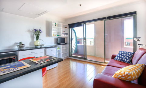 King Location - Life At Your Door - VIC Tourism 0