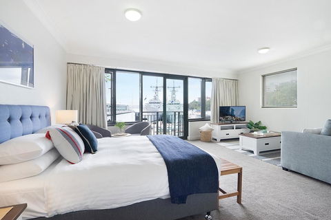 King Size Studio With Water View, Walk To The City - VIC Tourism 0