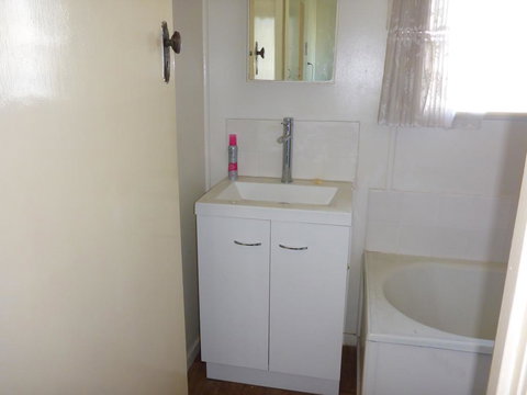 Kitches Cabin - VIC Tourism 3