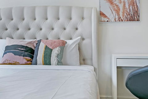 KOZYGURU ZETLAND COSY 3 BEDROOM APT EAST VILLAGE NZE906-1413 - VIC Tourism 1