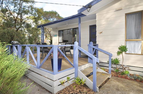 KYEEMA - FREE WIFI & NETFLIX - PET FRIENDLY (OUTSIDE ONLY) - VIC Tourism 3