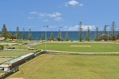 La Mer 16 11 Owen Street - VIC Tourism 0