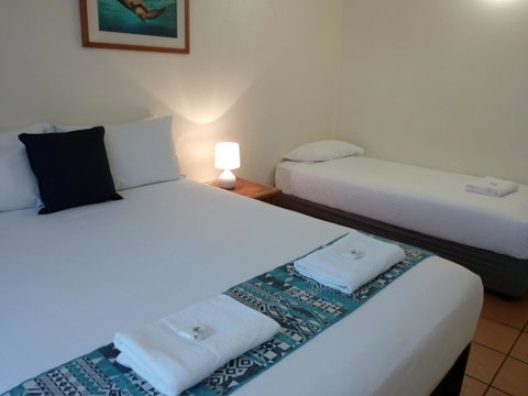 Lake Central Cairns - VIC Tourism 0
