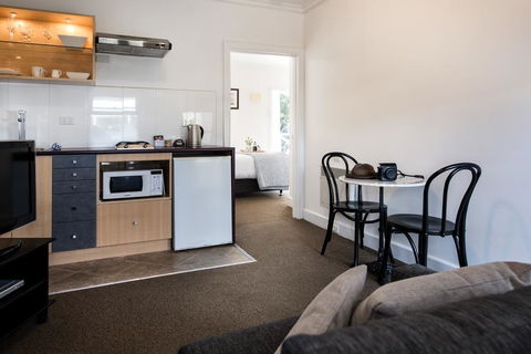 Lake Daylesford Apartment 3 - VIC Tourism 3