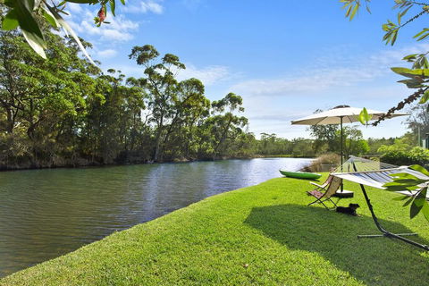 Lake Frontage Family Fun Home - VIC Tourism 0