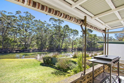Lake Frontage Family Fun Home - VIC Tourism 3