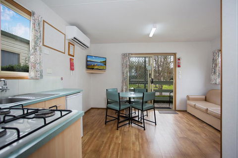 Lake Hamilton Motor Village And Caravan Park - VIC Tourism 1