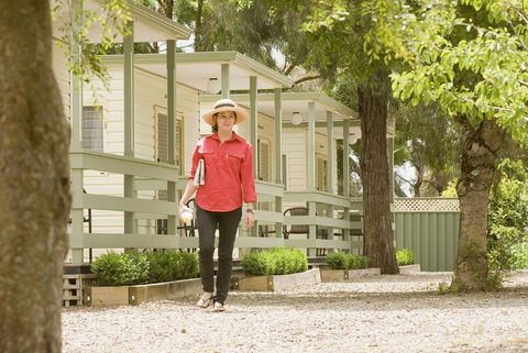 Lake Hamilton Motor Village And Caravan Park - VIC Tourism 0