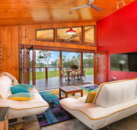 Lake Tinaroo Waterfrontage - VIC Tourism