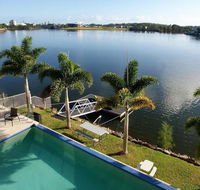 Lakehouse Family Oasis by Getastay