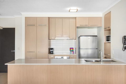 Lakeside Family Oasis With Pool, Gym And Balcony - VIC Tourism 2