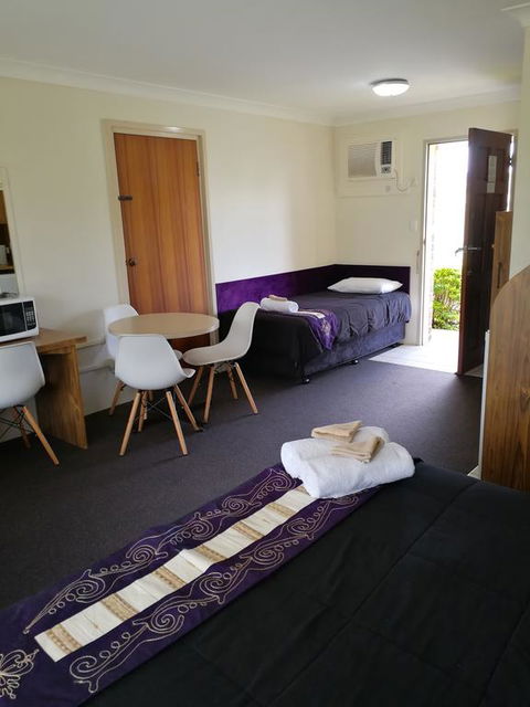 Lakeside Lodge Motel - VIC Tourism 3