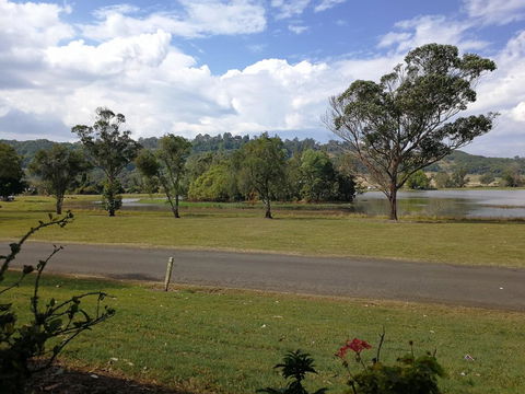 Lakeside Lodge Motel - VIC Tourism 1