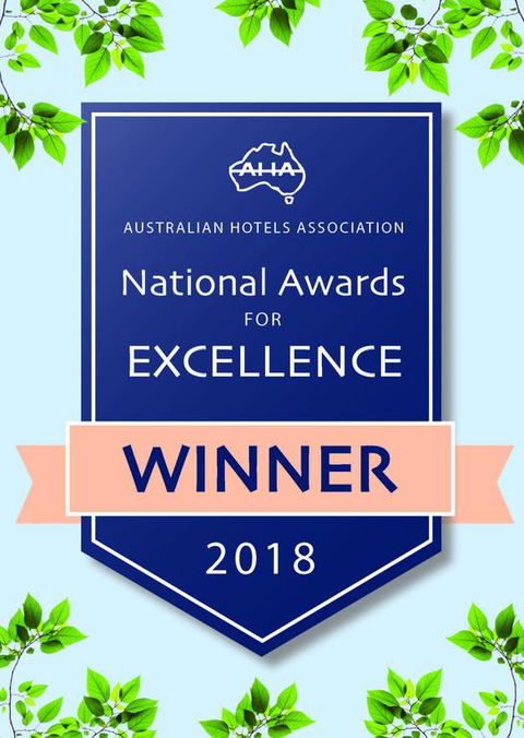 Largs Pier Hotel - VIC Tourism 3