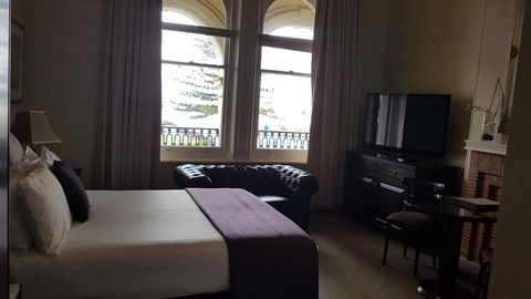 Largs Pier Hotel - VIC Tourism 2