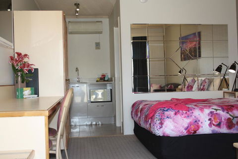 Leagues Motel - VIC Tourism 2