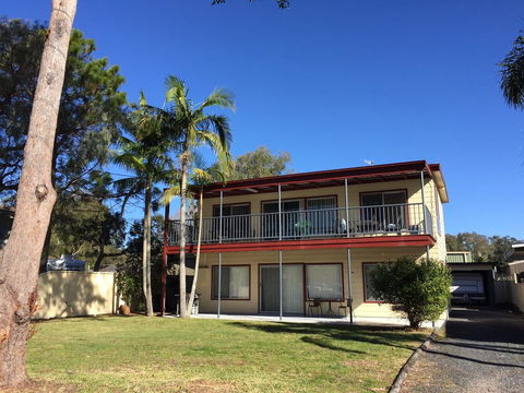 Lemon Tree Waterfront Apartments - VIC Tourism 1