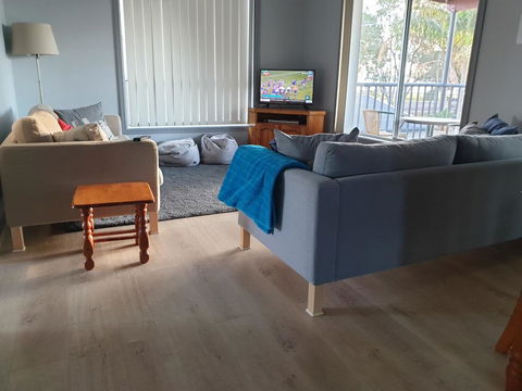 Lemon Tree Waterfront Apartments - VIC Tourism 3