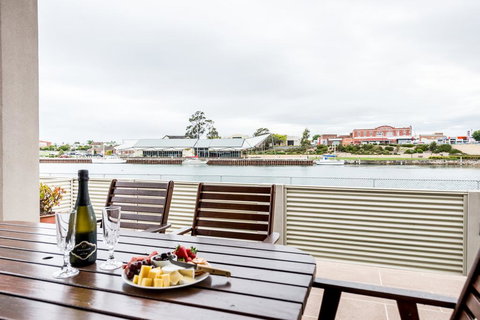 Leven River Retreat - VIC Tourism 0