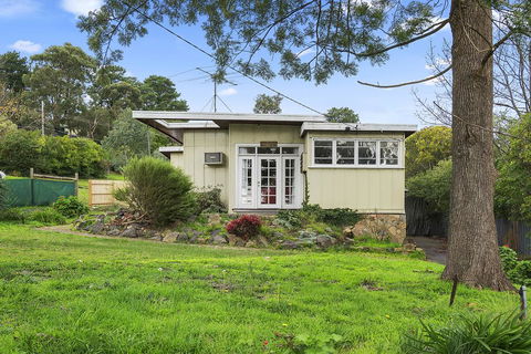 Lilydale 3 Bedroom House Pet Friendly - VIC Tourism 0