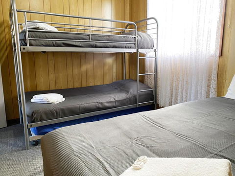 Limestone Coast Tourist Park - VIC Tourism 1