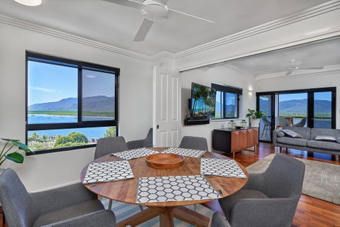 Luxury Cairns Penthouse Apt With Ocean Views (903) - VIC Tourism 3