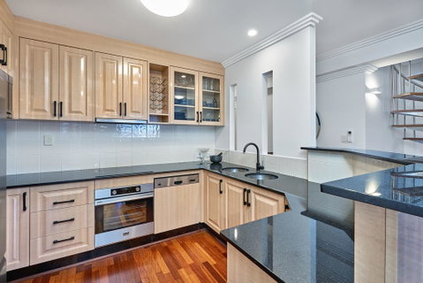 Luxury Cairns Penthouse Apt With Ocean Views (903) - VIC Tourism 2