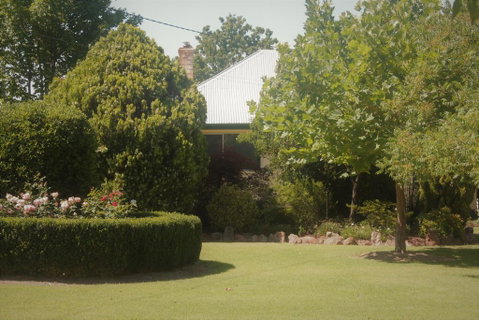 Lynrose Place - VIC Tourism 0