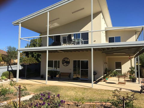 Lyreen's Apartment - VIC Tourism 0