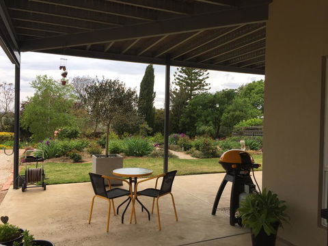 Lyreen's Apartment - VIC Tourism 3