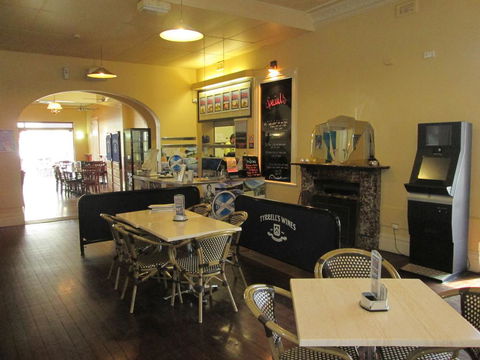 Maclean Hotel - VIC Tourism 2