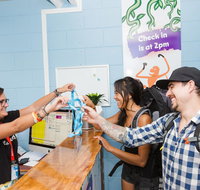Mad Monkey Backpackers Waterfront - VIC Tourism