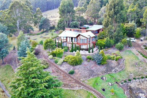 MAGICAL MOUNTAIN RETREAT - 20 Mins To CBD And Only 10 To MONA! - VIC Tourism 0