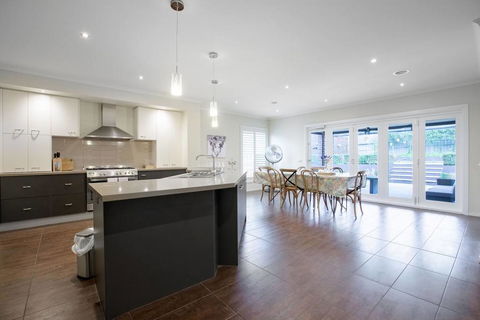 Magnificent Lux Stay@Mont Albert 4BR/WIFI/Garage - VIC Tourism 3