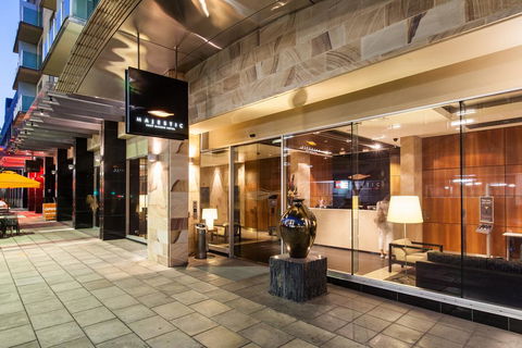 Majestic Roof Garden Hotel - VIC Tourism 3