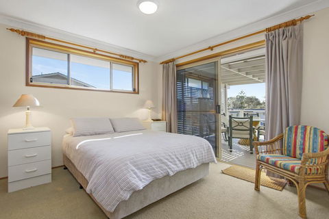 Malibu Magic Bawley Point - VIC Tourism 3