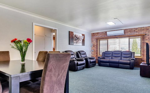 MAS Country Jackie Howe Motel - VIC Tourism 1