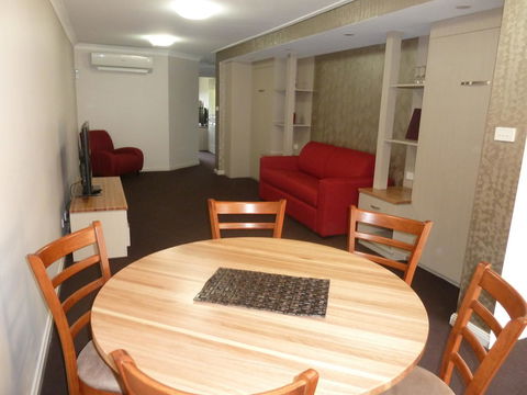 McNevins Tamworth Motel - VIC Tourism 2
